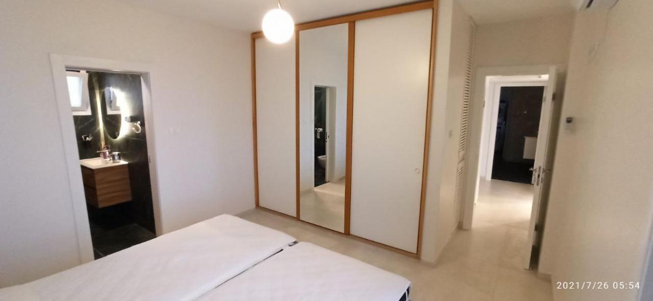 Nitsa Sea View Luxurious Apartment Нетания Экстерьер фото