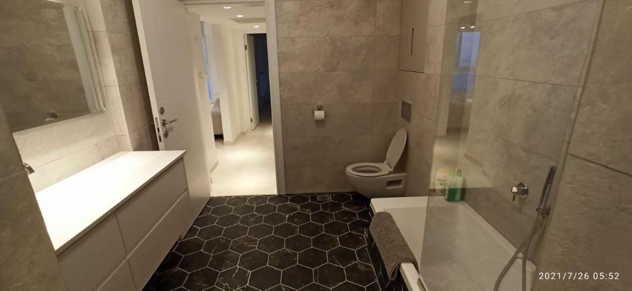 Nitsa Sea View Luxurious Apartment Нетания Экстерьер фото