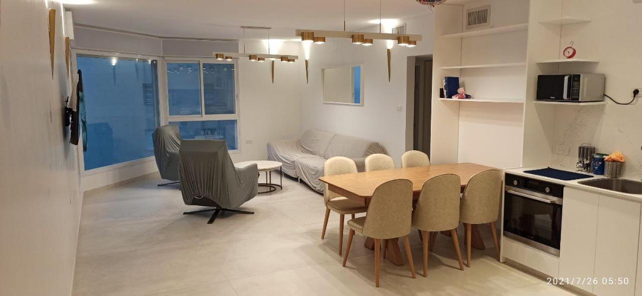 Nitsa Sea View Luxurious Apartment Нетания Экстерьер фото