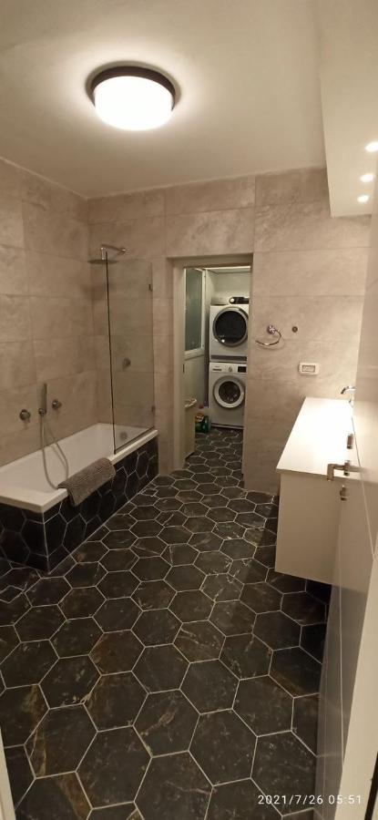 Nitsa Sea View Luxurious Apartment Нетания Экстерьер фото